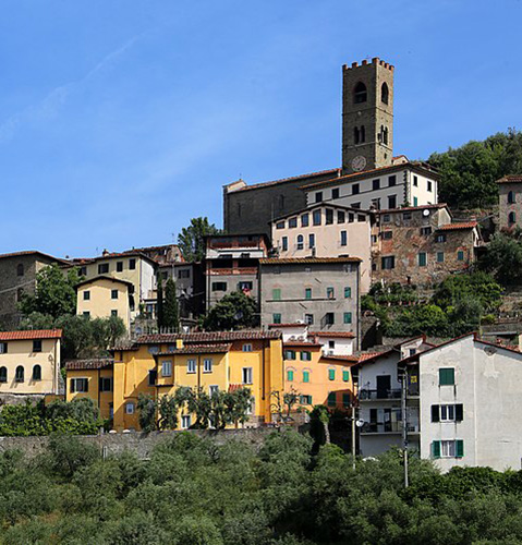 From last June 15 the pedestrian crossing along the landslide after the village of Uzzano was reopened, indicated below.